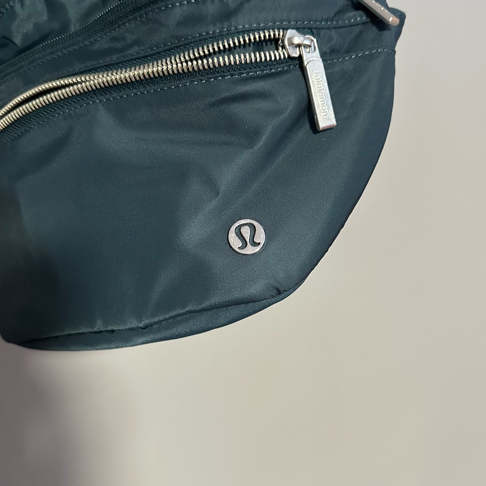 Lululemon Belt bag - Picture 5 of 9